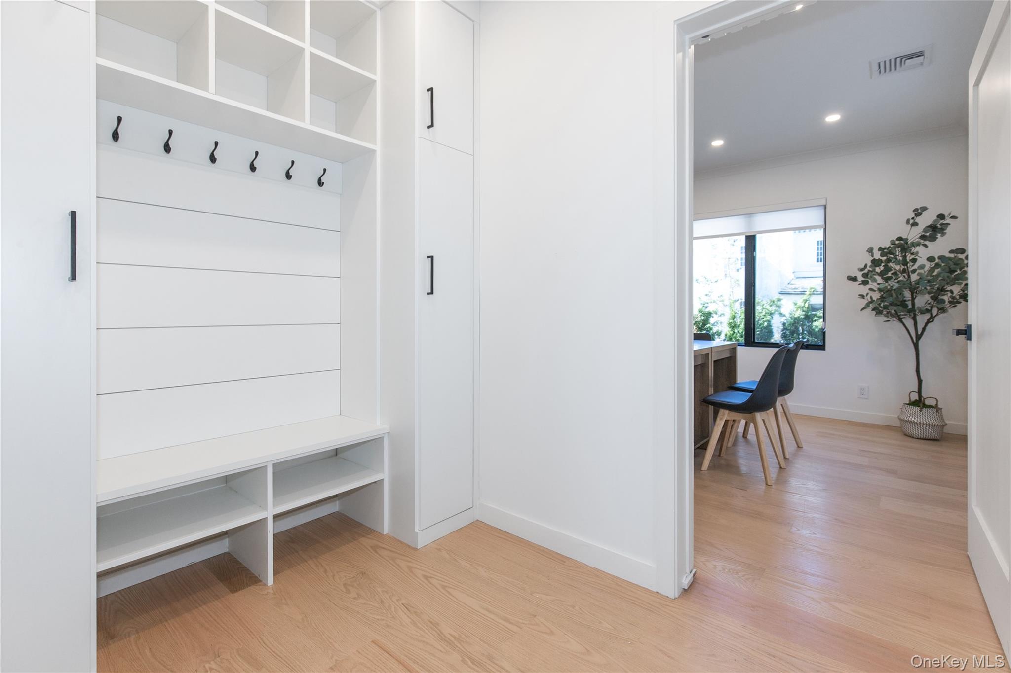 1 Bentley Road, Great Neck, NY 11023