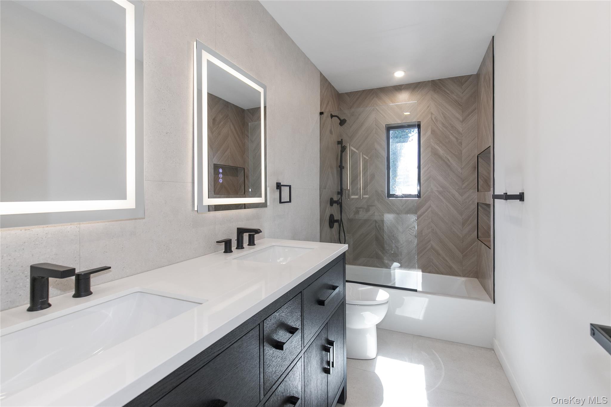 1 Bentley Road, Great Neck, NY 11023