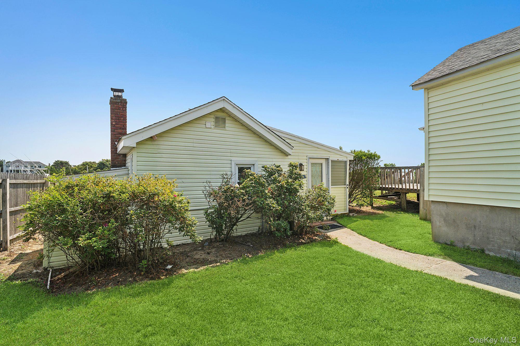 35 Gardners Lane, Hampton Bays, NY 11946