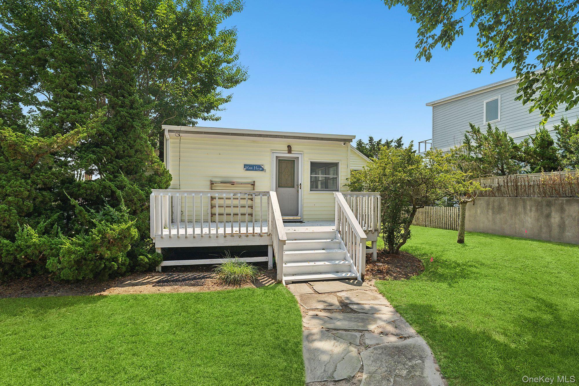 35 Gardners Lane, Hampton Bays, NY 11946