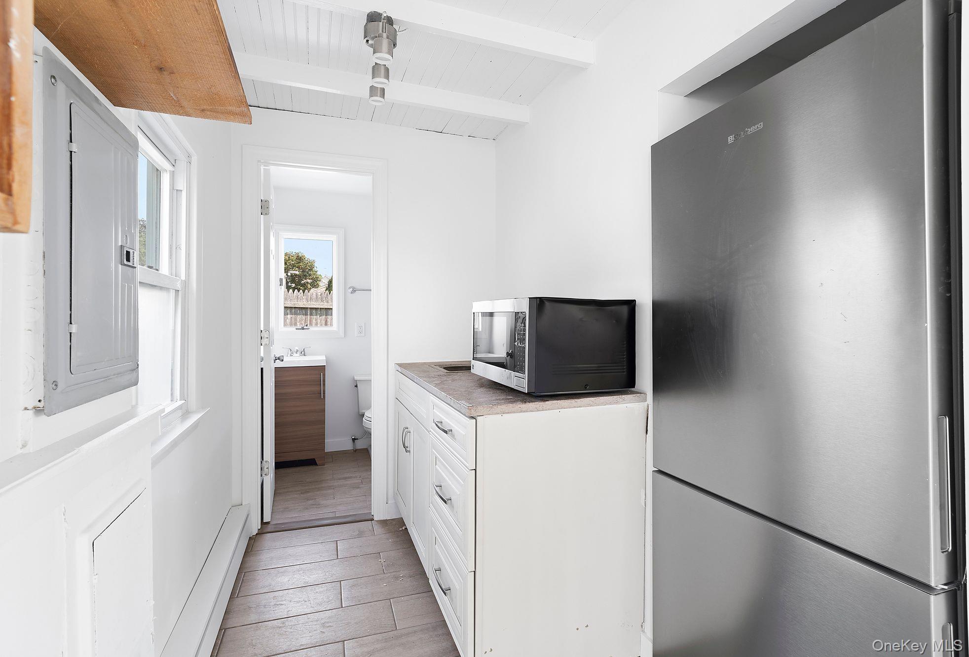 35 Gardners Lane, Hampton Bays, NY 11946