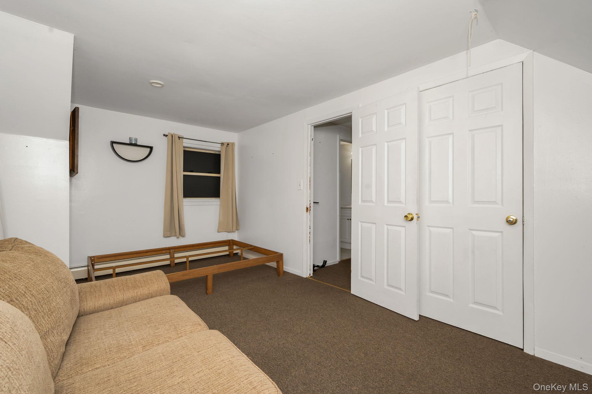 27 Mallard Road, Levittown, NY 11756