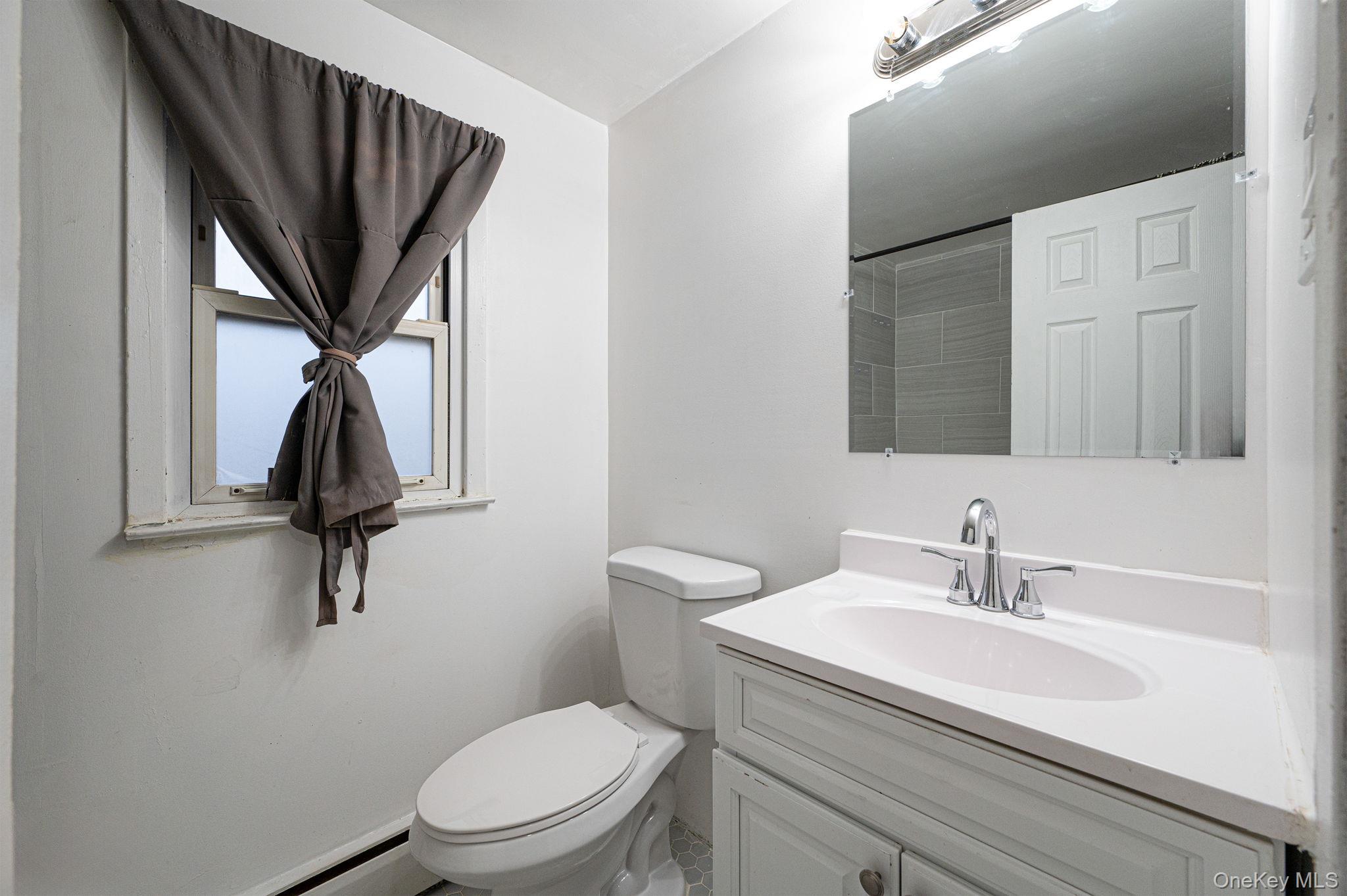 27 Mallard Road, Levittown, NY 11756