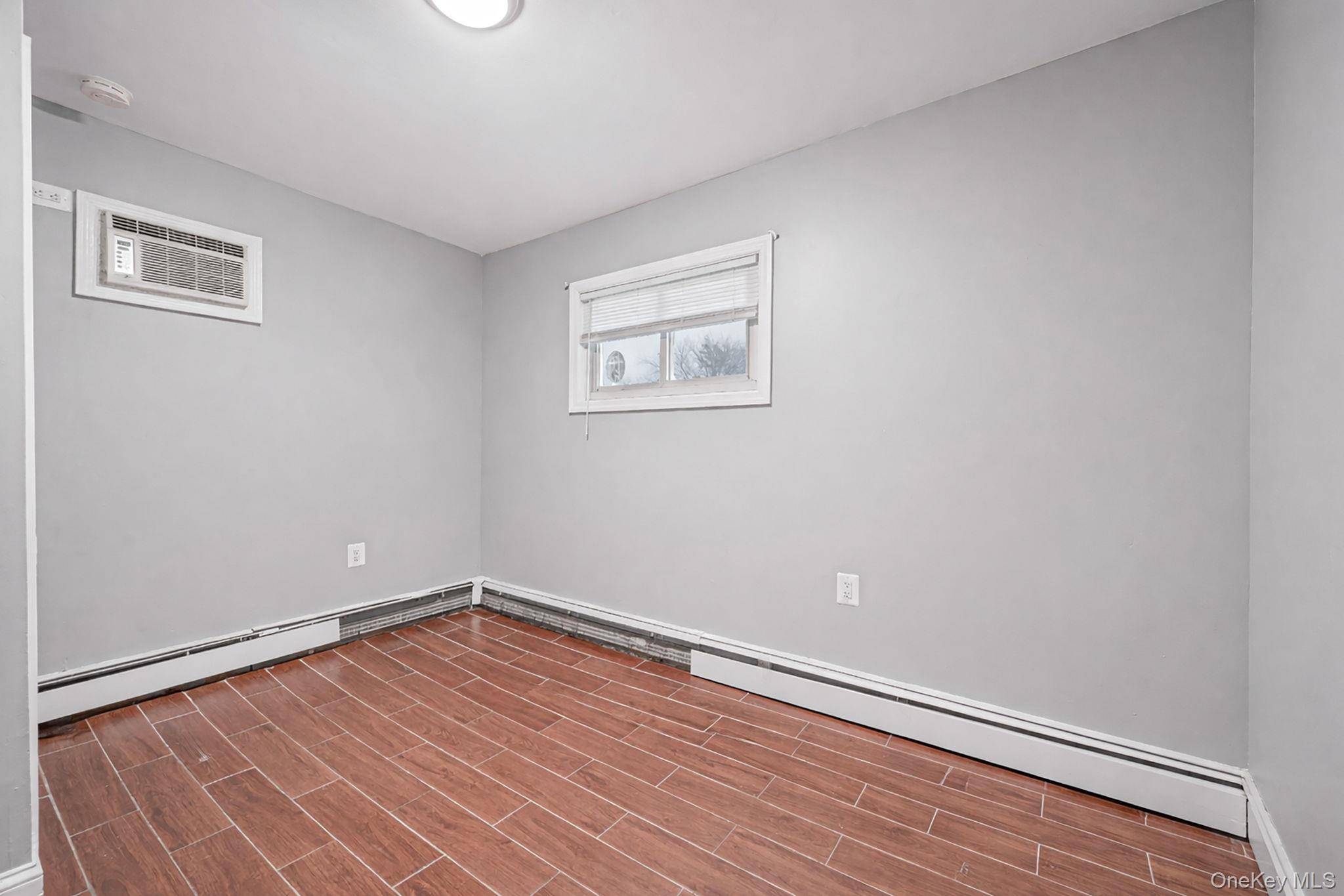 27 Mallard Road, Levittown, NY 11756