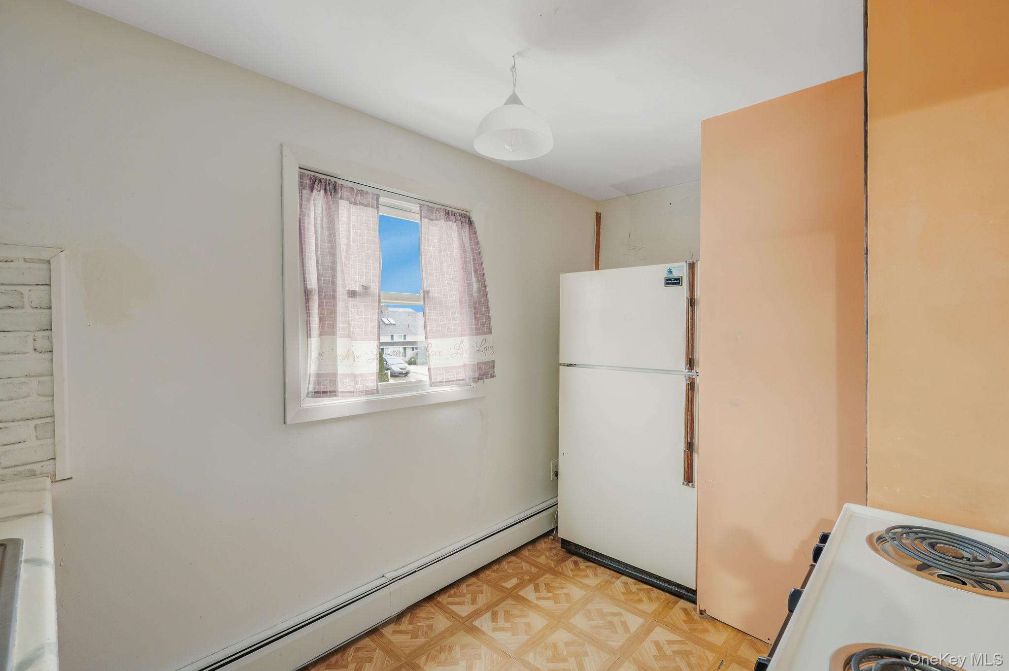 27 Mallard Road, Levittown, NY 11756