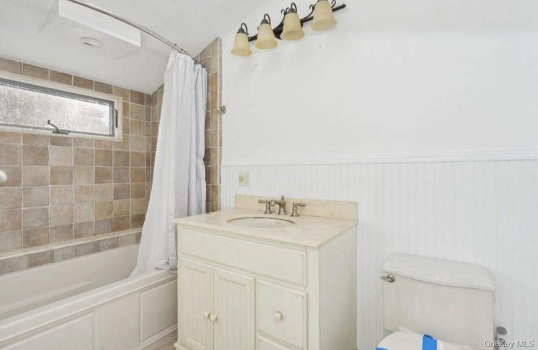 127 Inlet Road W, Hampton Bays, NY 11946