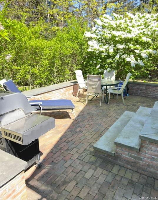 127 Inlet Road W, Hampton Bays, NY 11946