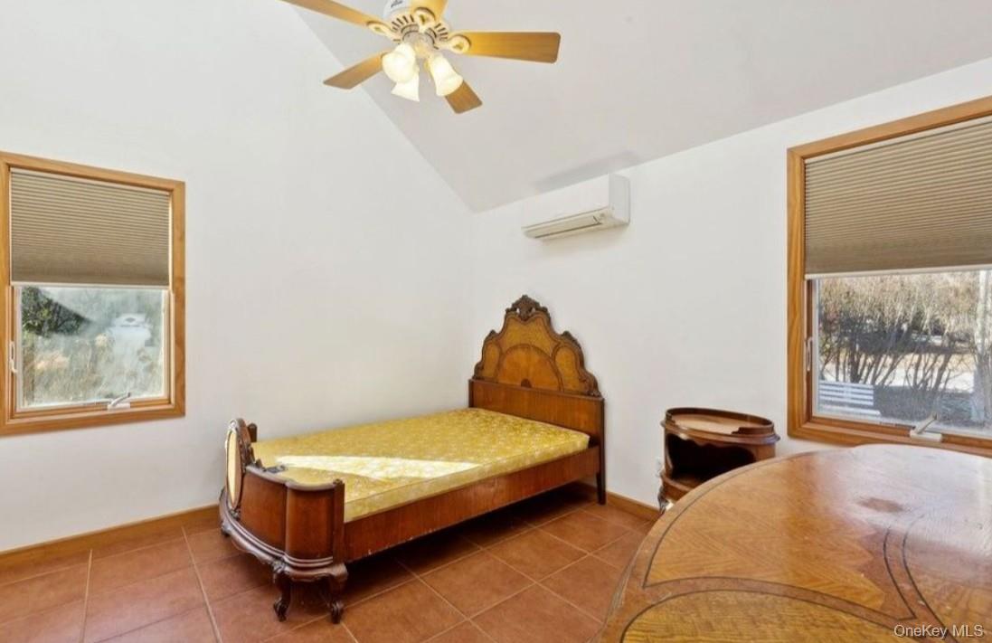 127 Inlet Road W, Hampton Bays, NY 11946