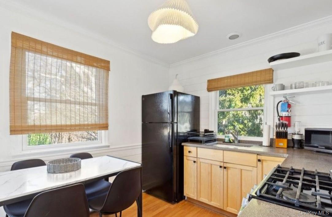 127 Inlet Road W, Hampton Bays, NY 11946