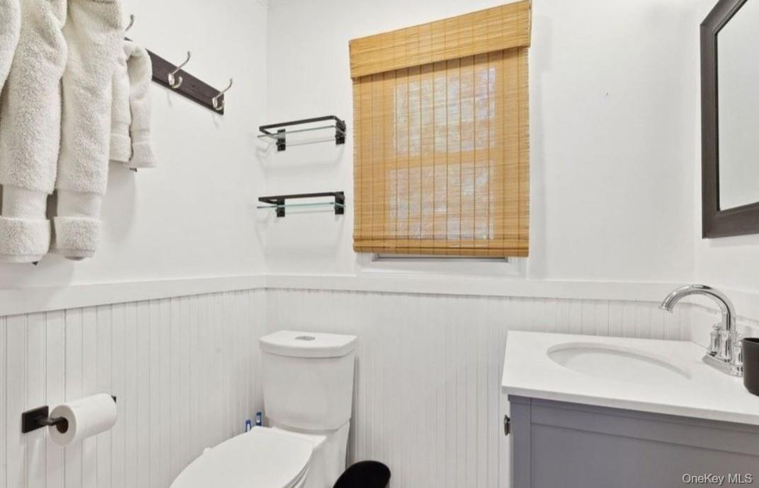 127 Inlet Road W, Hampton Bays, NY 11946