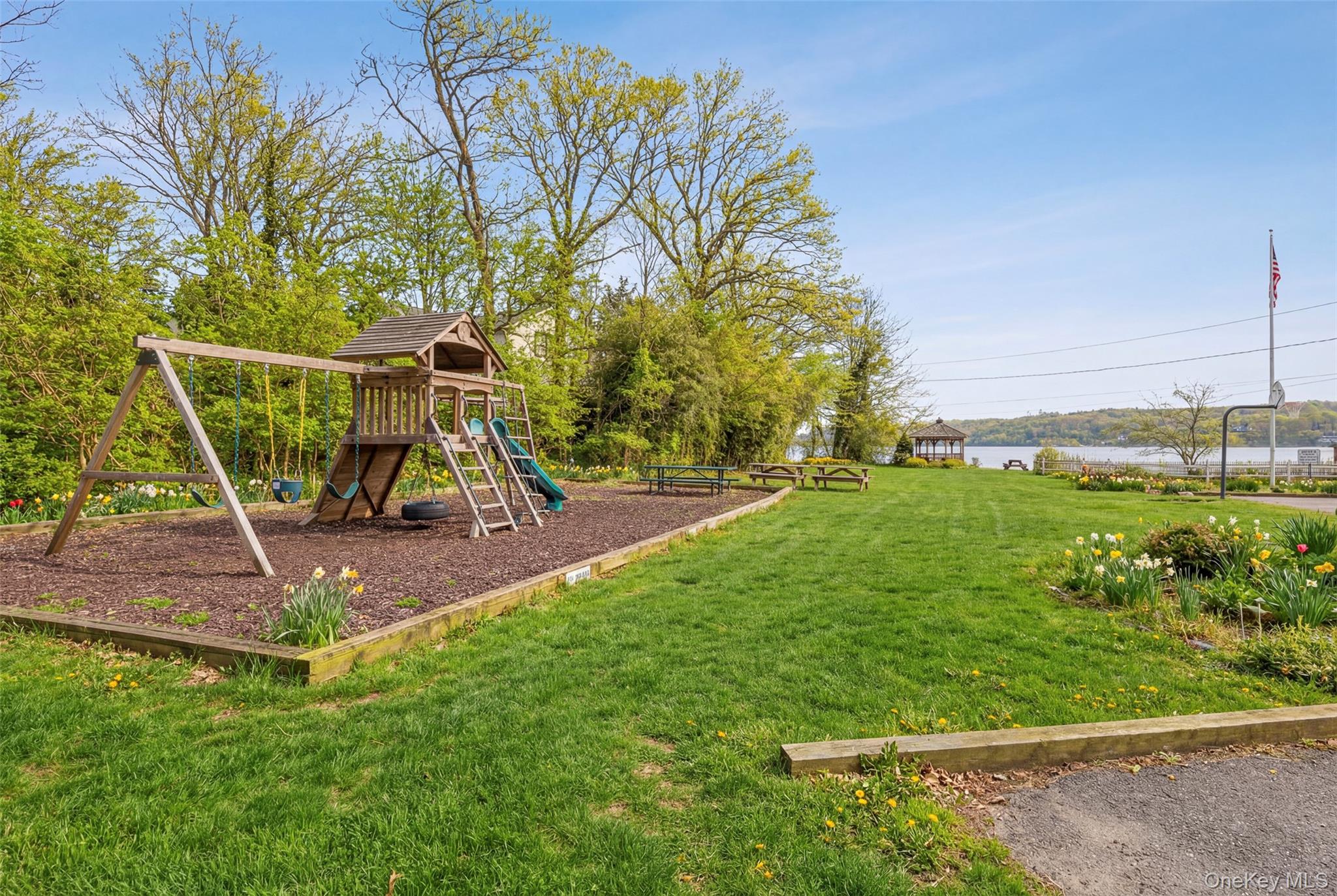 66 Chestnut Avenue, Setauket, NY 11733