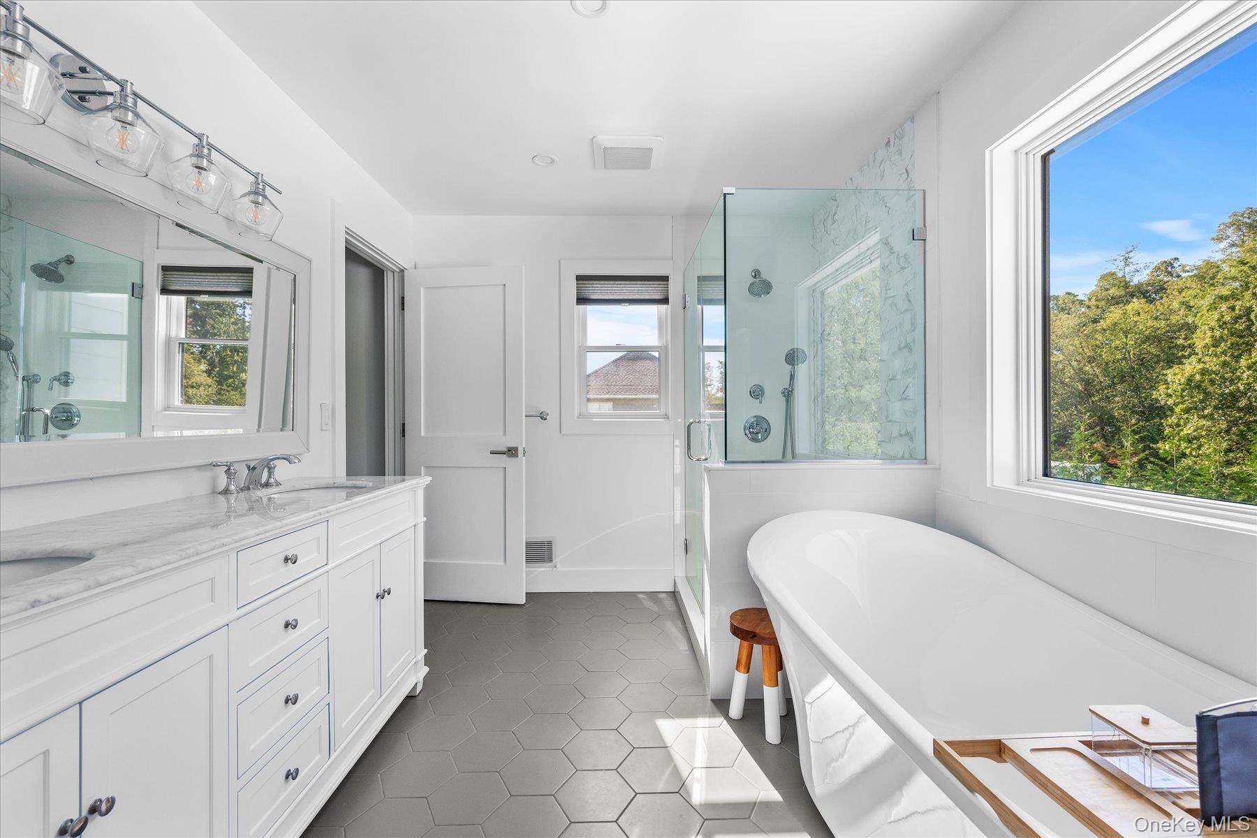 805 Kayleighs Court, East Marion, NY 11939