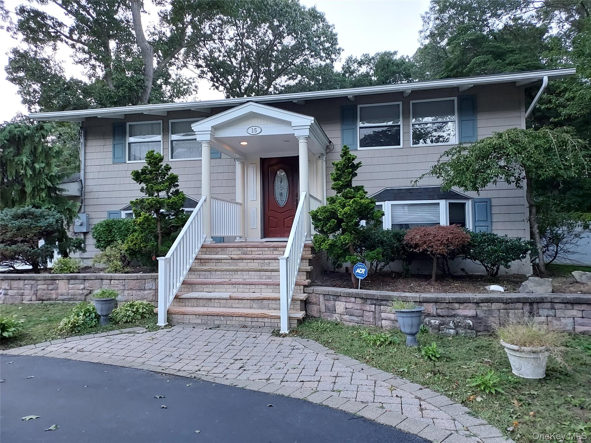 East Setauket, NY 11733