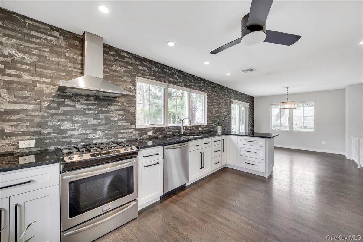 10 Sandhage Drive, Pearl River, NY 10965