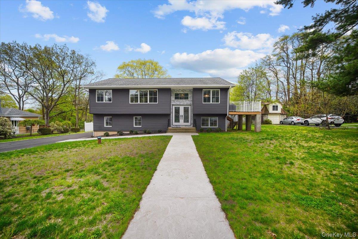 10 Sandhage Drive, Pearl River, NY 10965