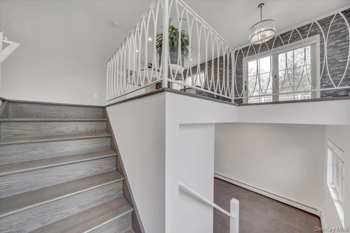 10 Sandhage Drive, Pearl River, NY 10965