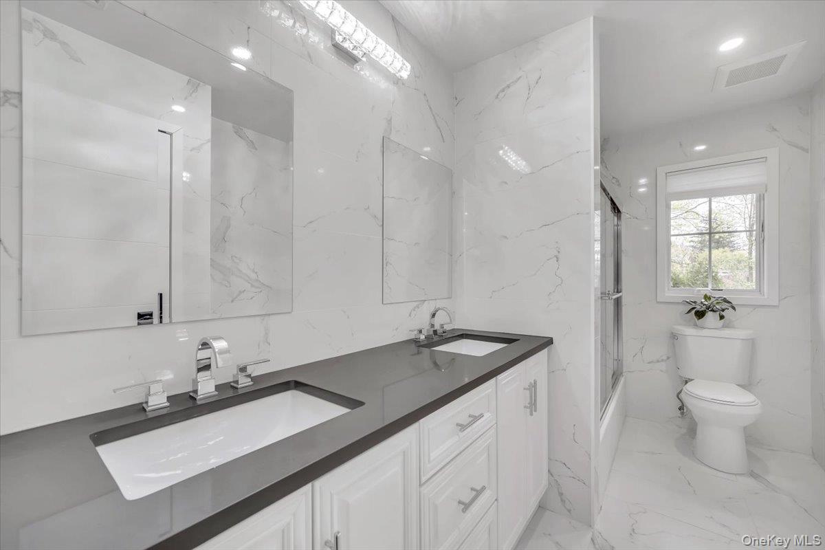 10 Sandhage Drive, Pearl River, NY 10965