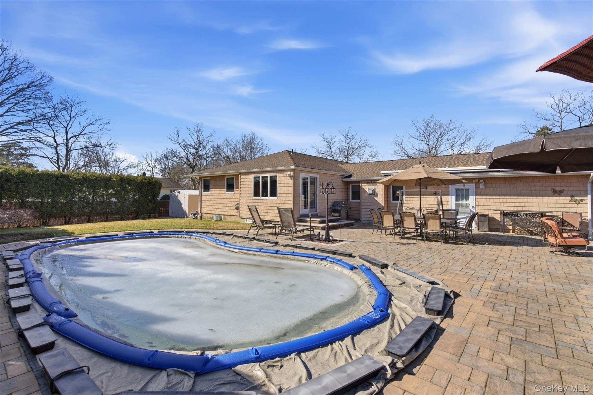 15 Leeward Lane, Commack, NY 11725