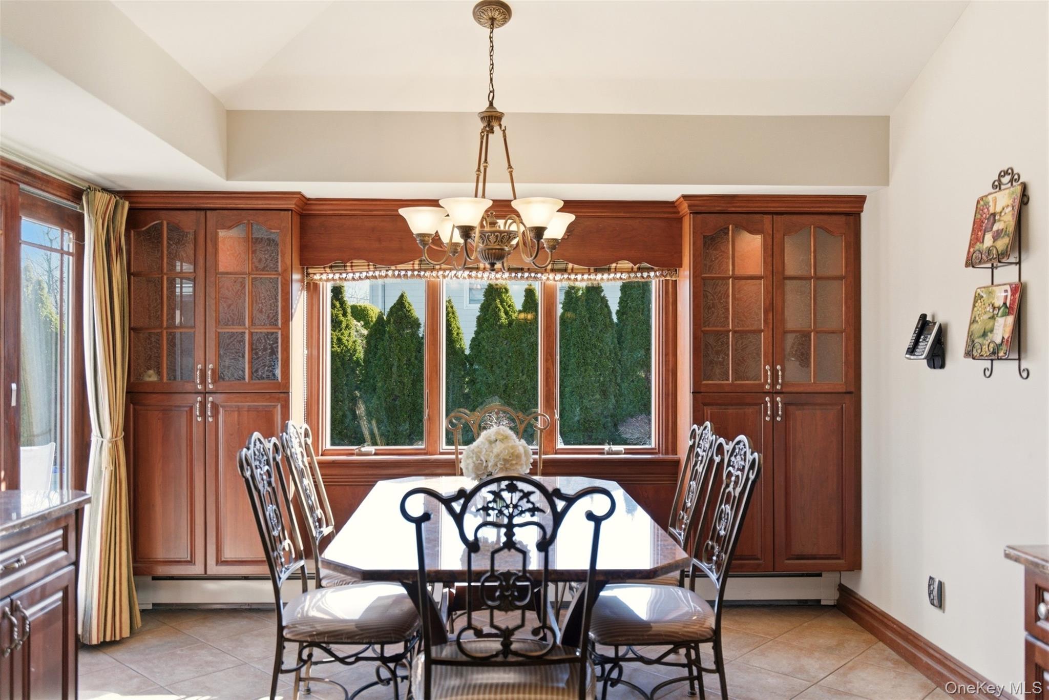 15 Leeward Lane, Commack, NY 11725