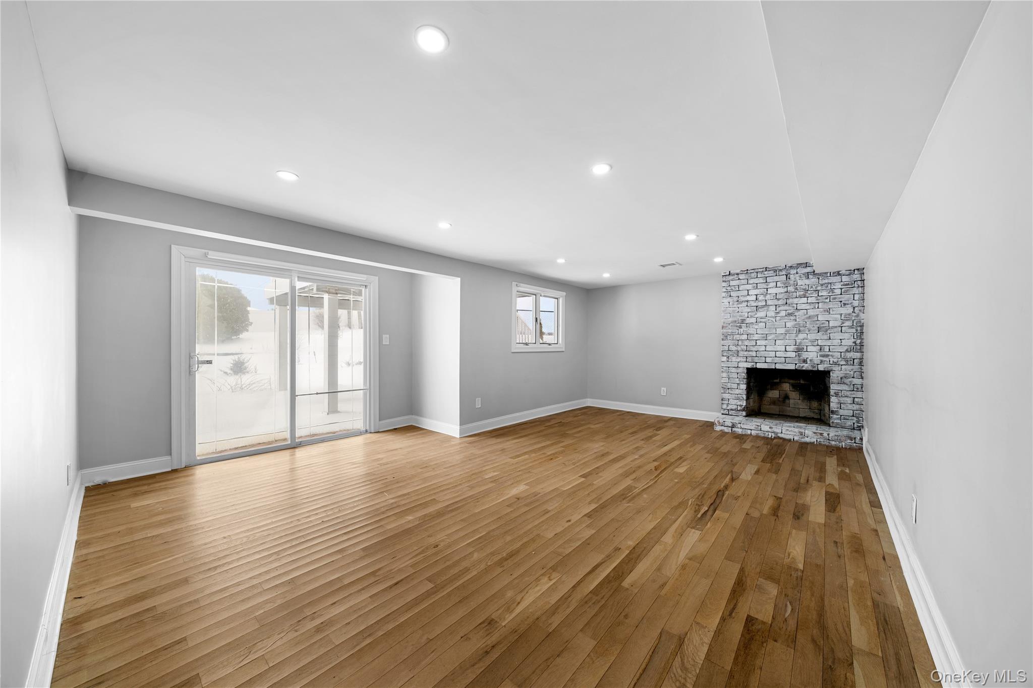 89 Harvest Lane, Commack, NY 11725