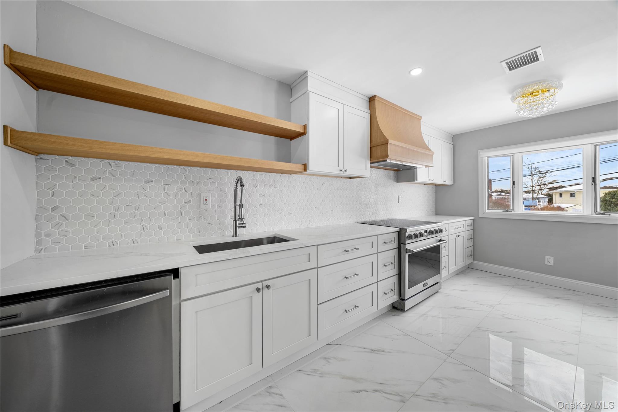 89 Harvest Lane, Commack, NY 11725