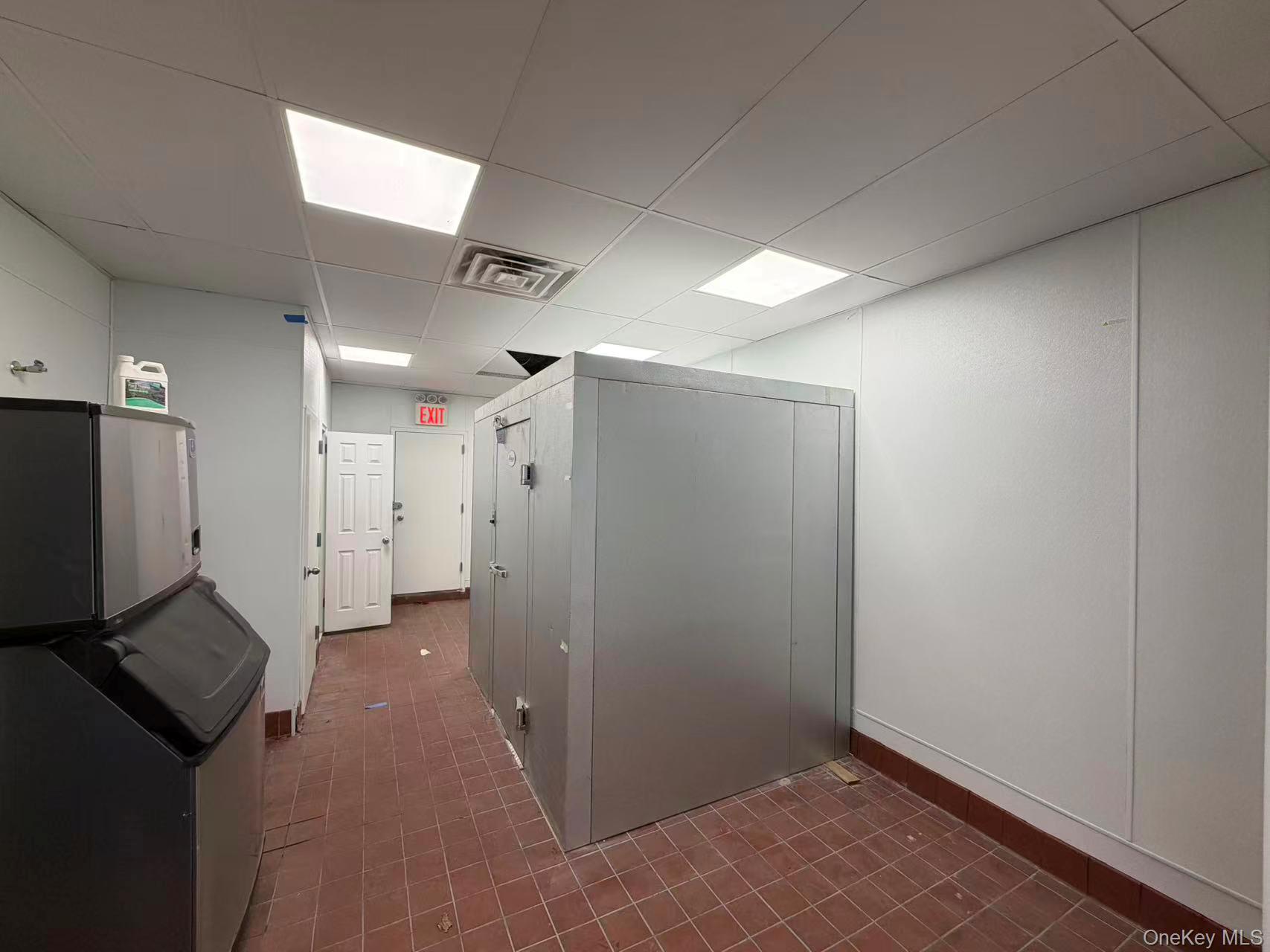 42-08 Bell Blvd, Bayside, NY 11361