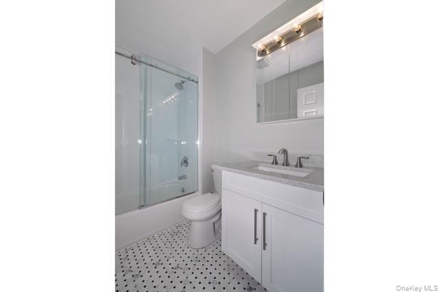 465 New Highway # C02, Copiague, NY 11726