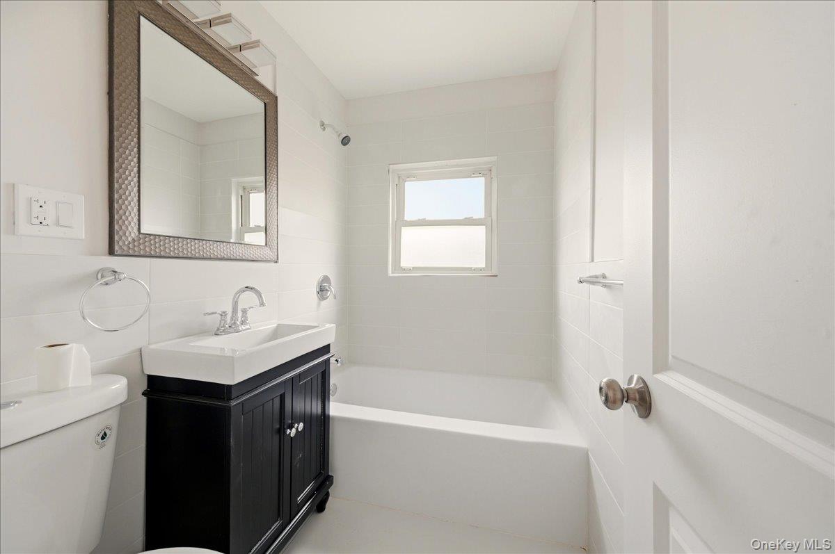 3227 Griswold Avenue, Bronx, NY 10465