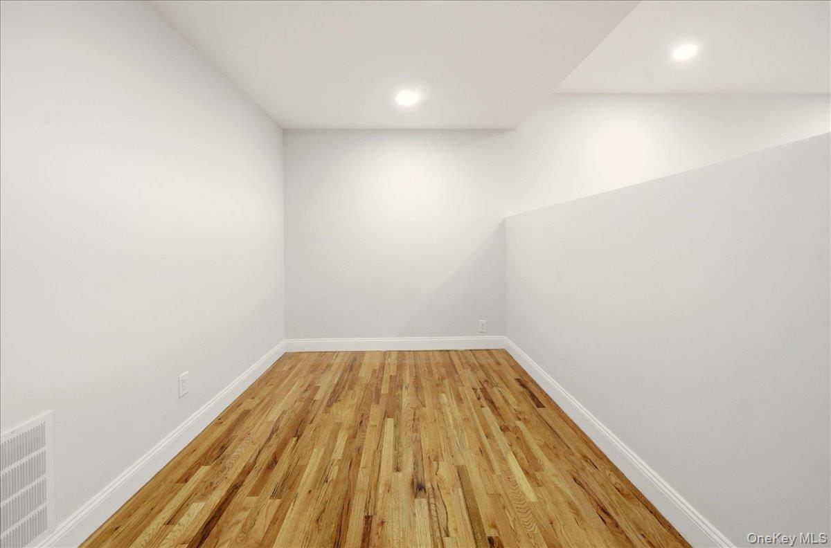 3227 Griswold Avenue, Bronx, NY 10465