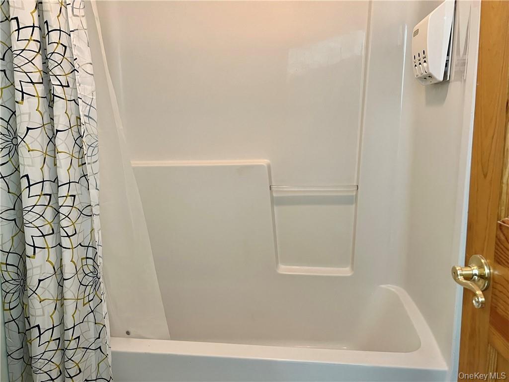 10 Carrington Court, Poughkeepsie, NY 12603