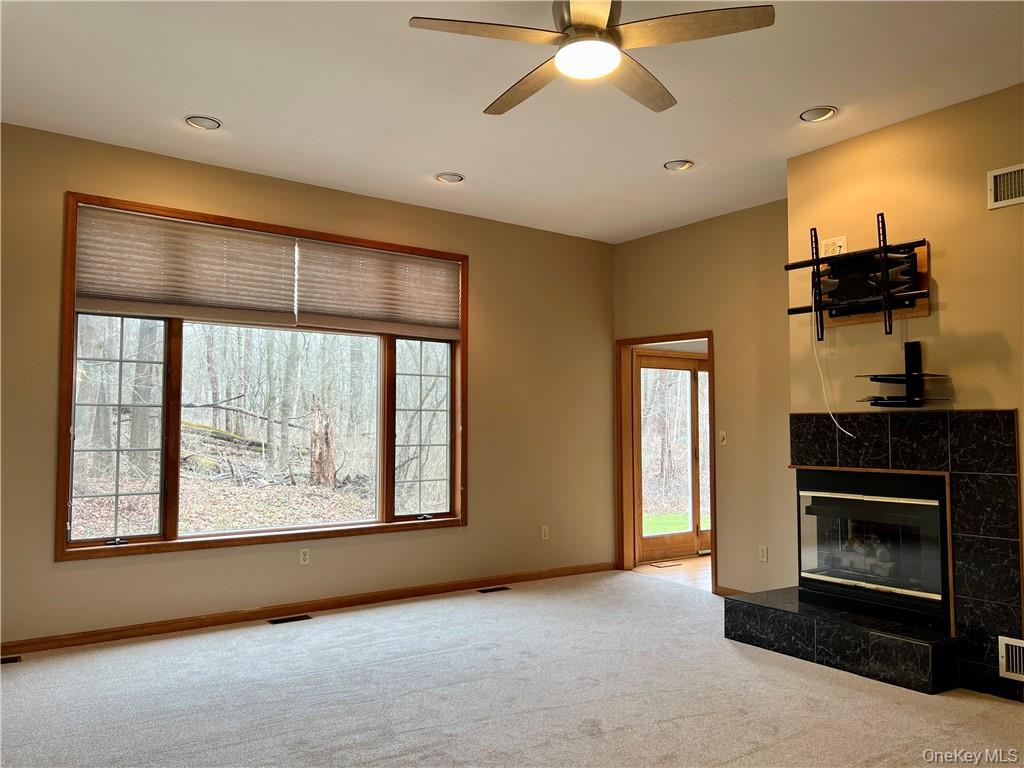 10 Carrington Court, Poughkeepsie, NY 12603