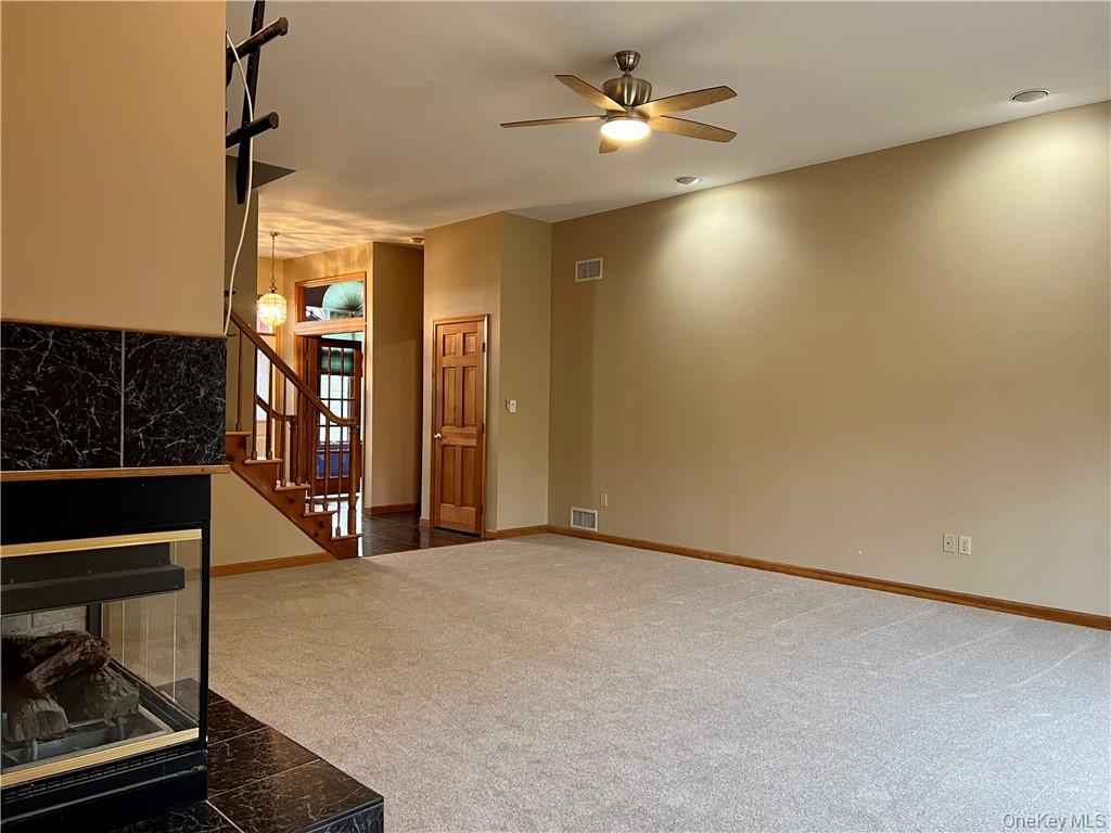 10 Carrington Court, Poughkeepsie, NY 12603