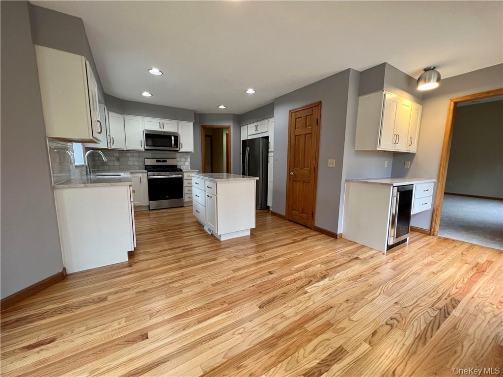 10 Carrington Court, Poughkeepsie, NY 12603