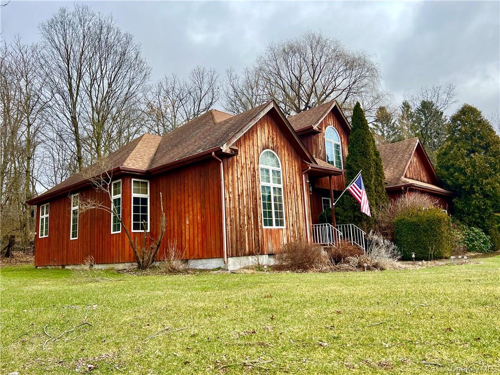 10 Carrington Court, Poughkeepsie, NY 12603