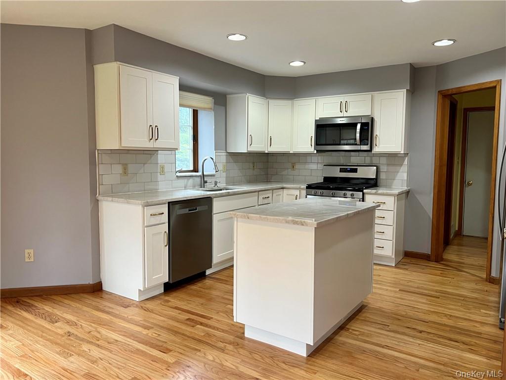 10 Carrington Court, Poughkeepsie, NY 12603