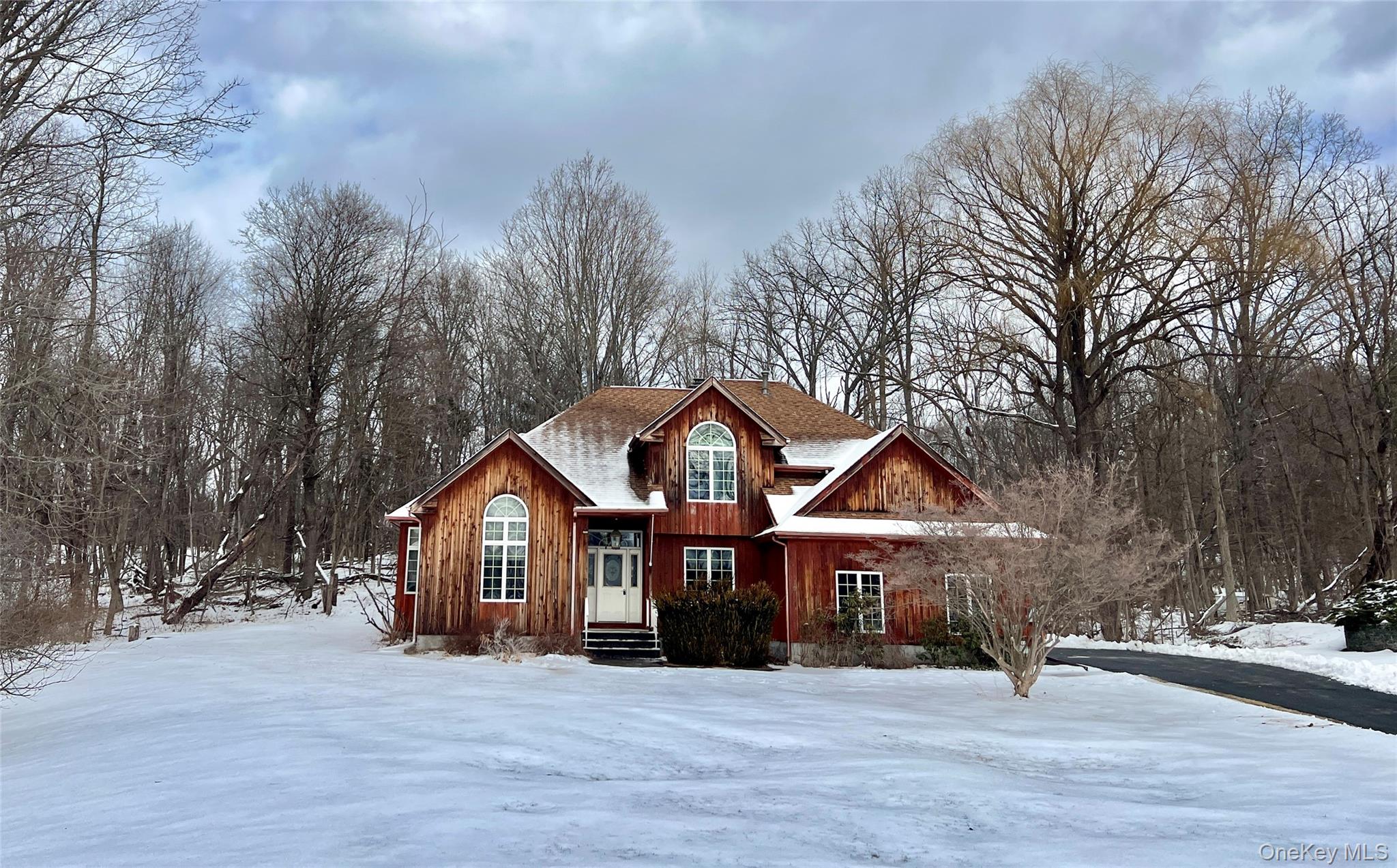 10 Carrington Court, Poughkeepsie, NY 12603