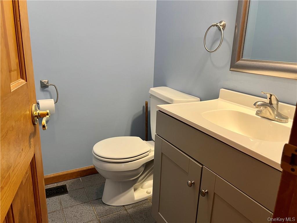 10 Carrington Court, Poughkeepsie, NY 12603