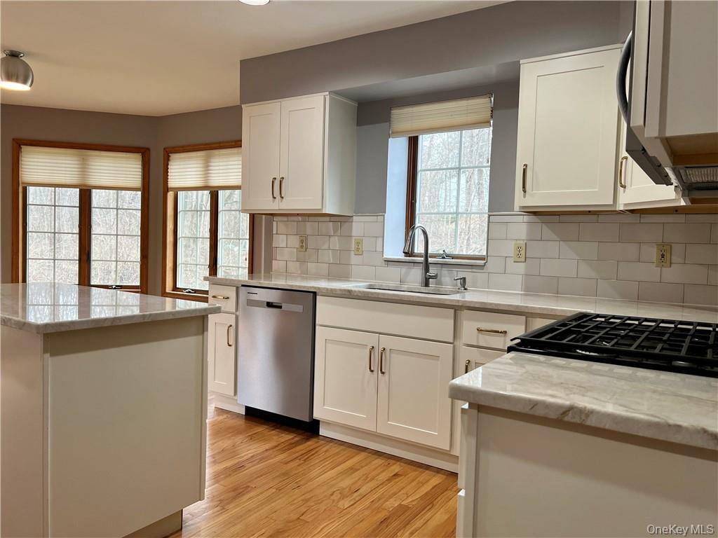 10 Carrington Court, Poughkeepsie, NY 12603