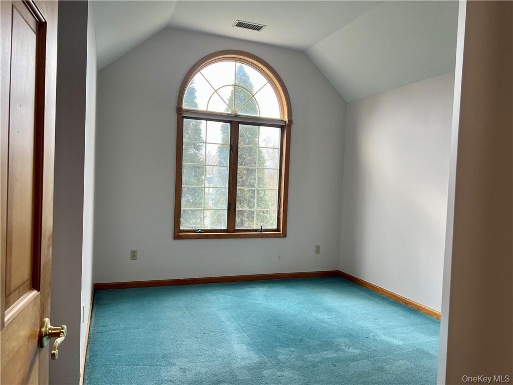 10 Carrington Court, Poughkeepsie, NY 12603