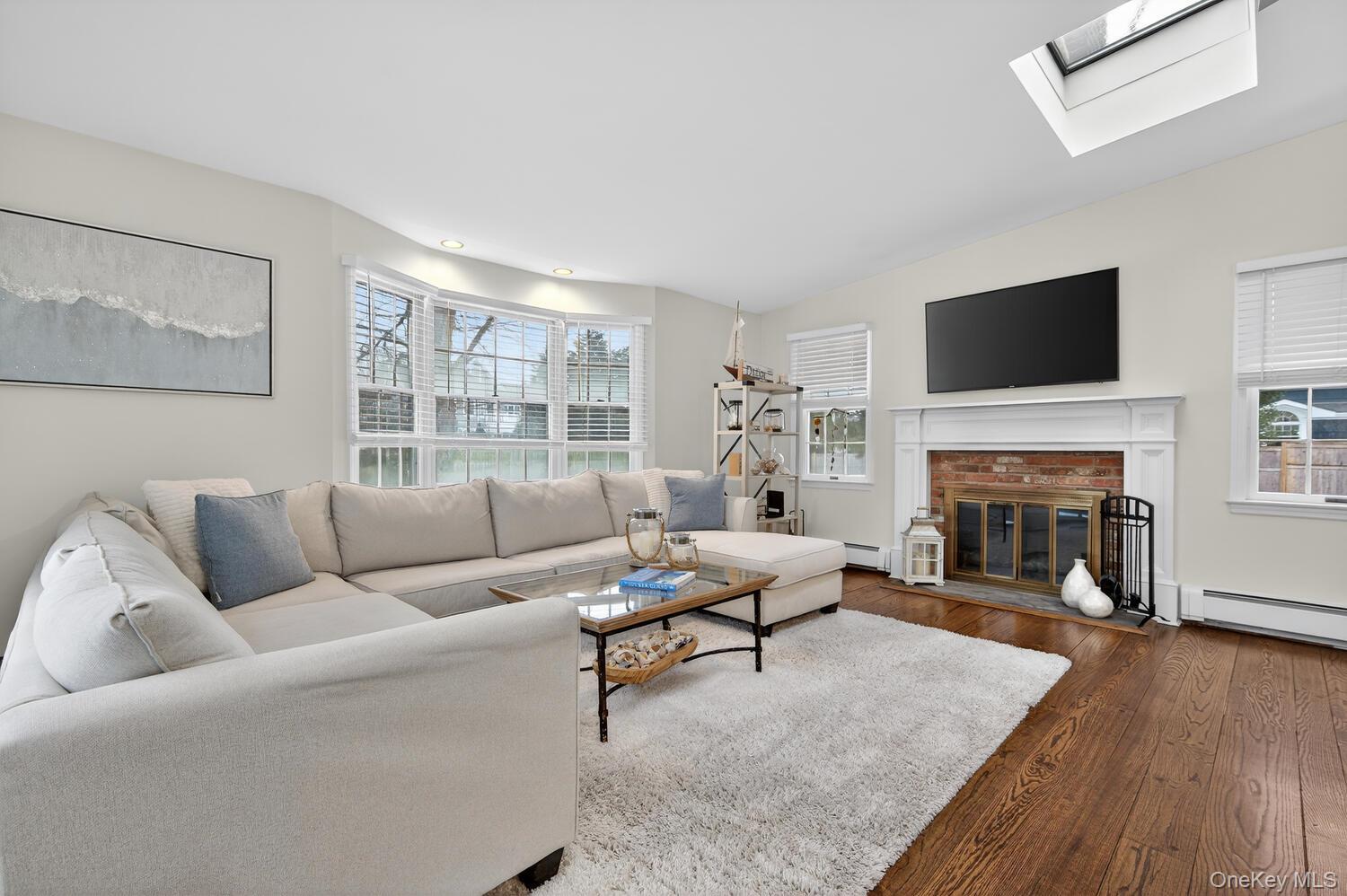 4 Colonial Court, Bay Shore, NY 11706