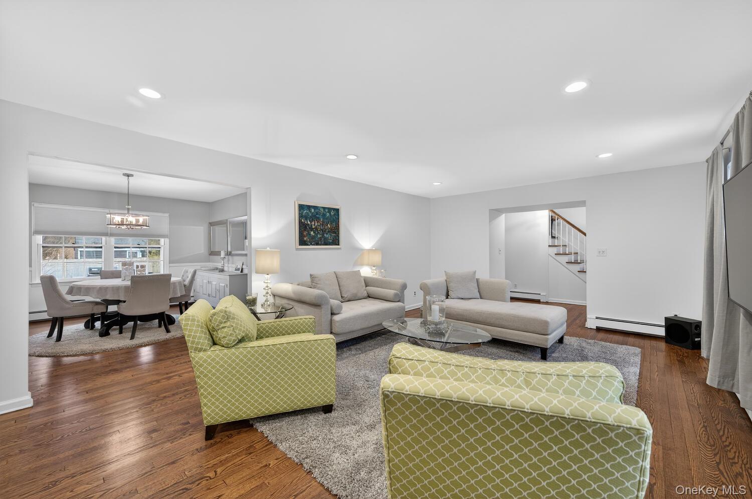 4 Colonial Court, Bay Shore, NY 11706