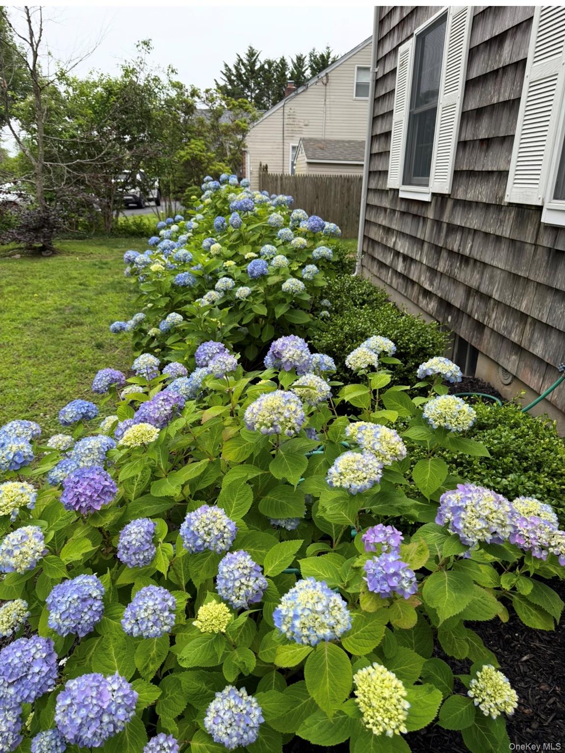 4 Colonial Court, Bay Shore, NY 11706