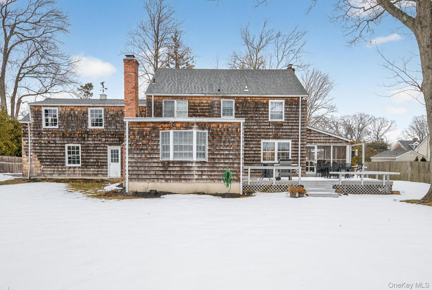 4 Colonial Court, Bay Shore, NY 11706