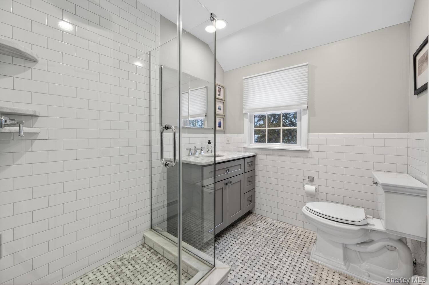 4 Colonial Court, Bay Shore, NY 11706