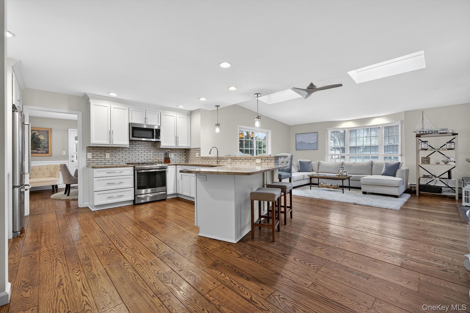 4 Colonial Court, Bay Shore, NY 11706