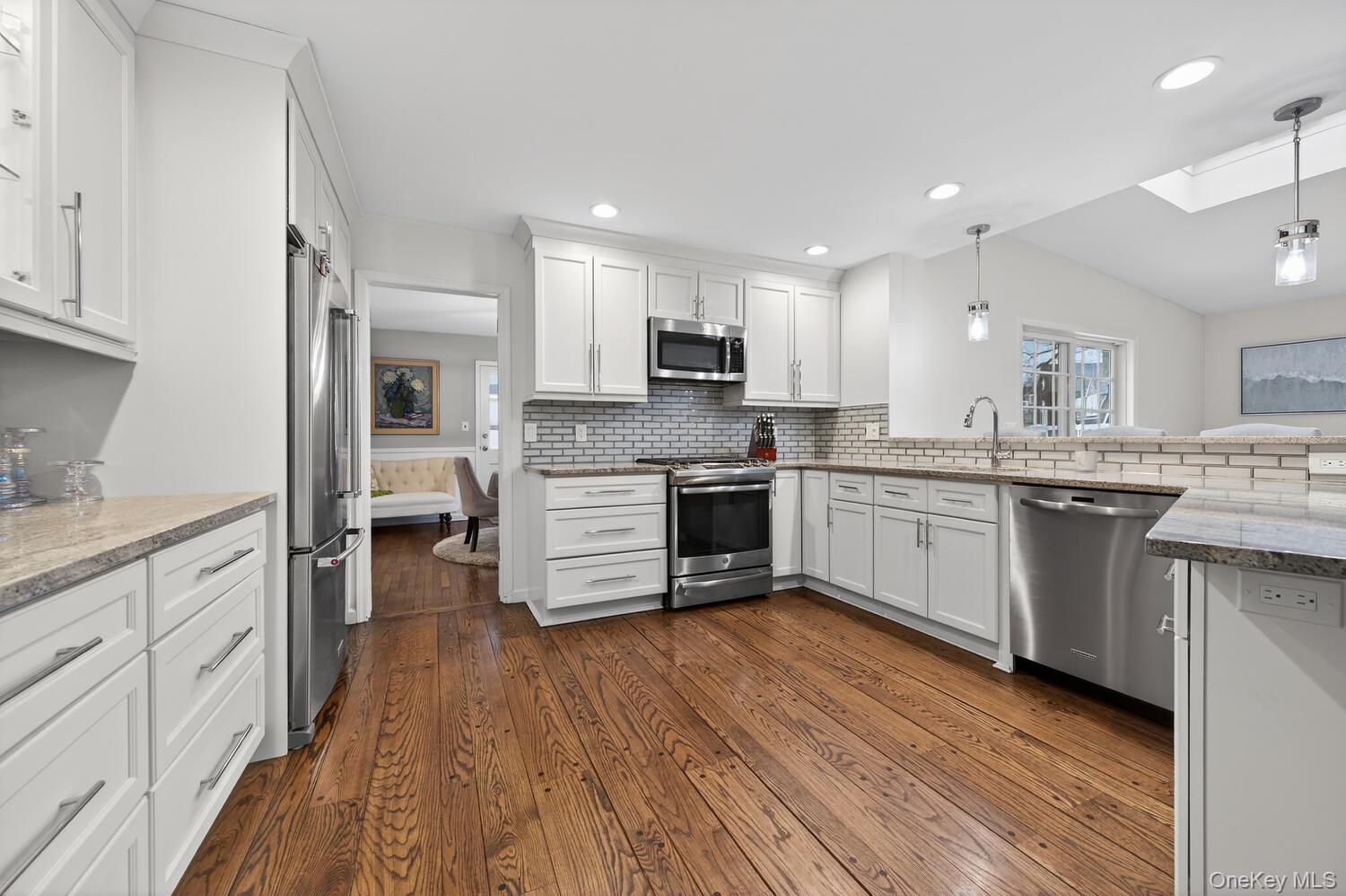 4 Colonial Court, Bay Shore, NY 11706