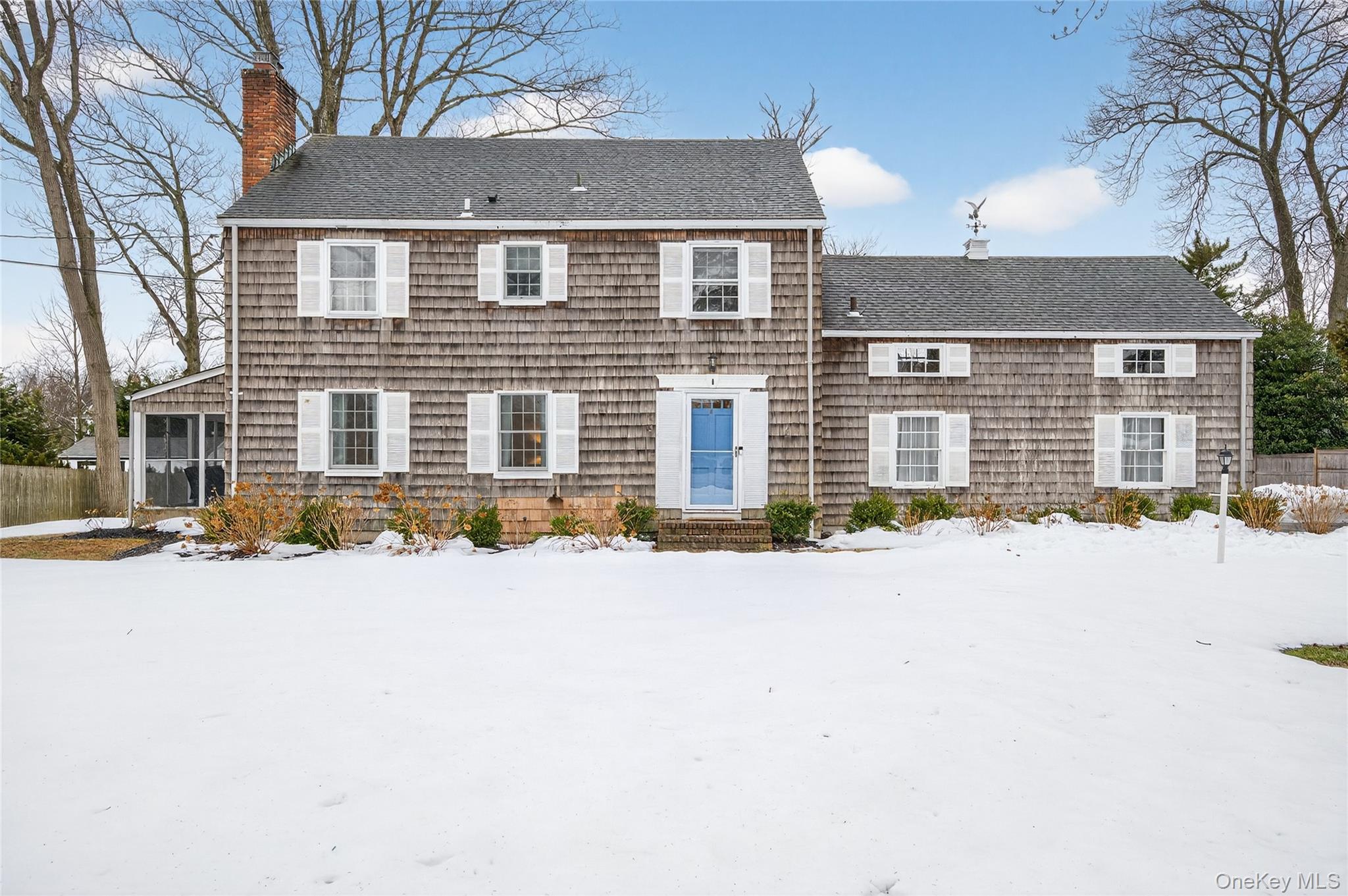 4 Colonial Court, Bay Shore, NY 11706