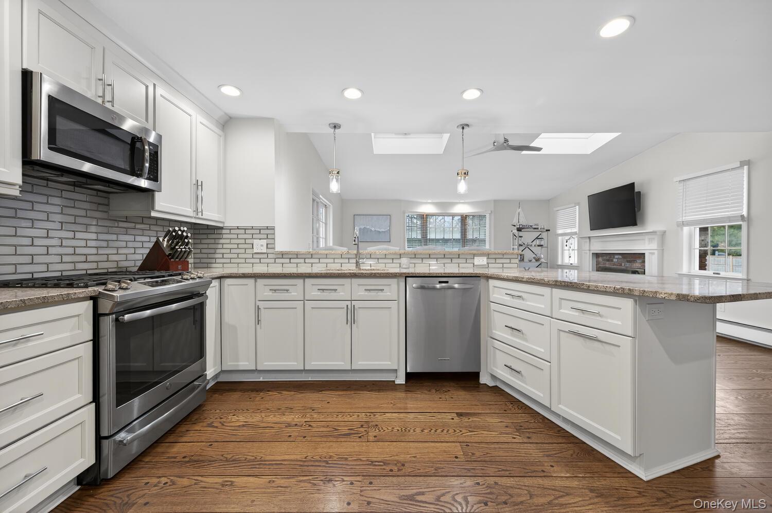 4 Colonial Court, Bay Shore, NY 11706