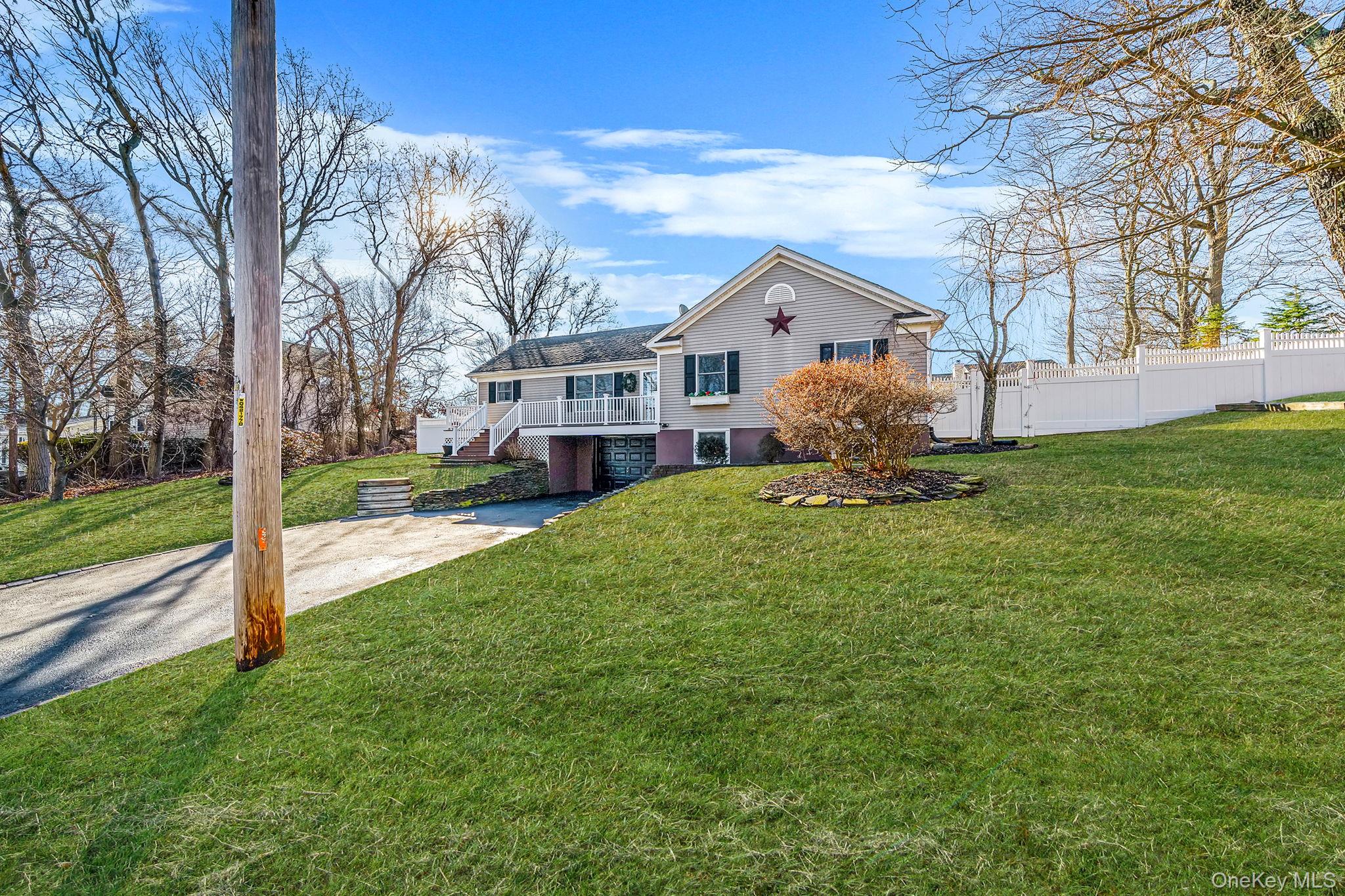 50 Violet Road, Rocky Point, NY 11778