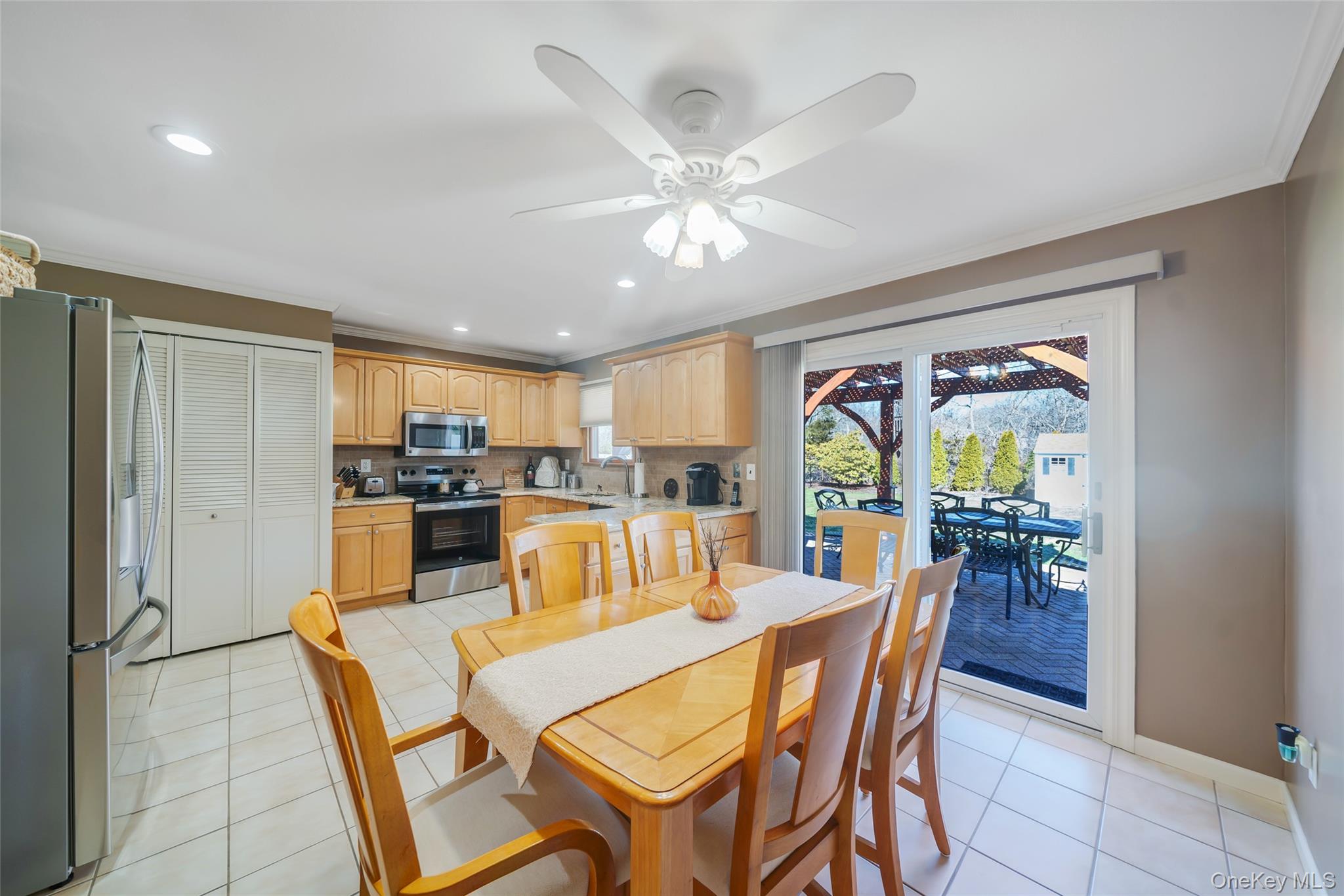 7 Hemlock Road, Mount Sinai, NY 11766